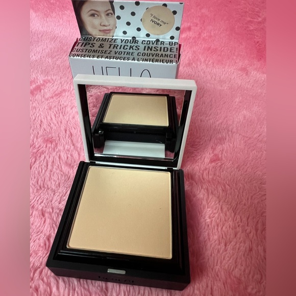 Benefit Hello Flawless Powder Foundation!!!! - Picture 2 of 5